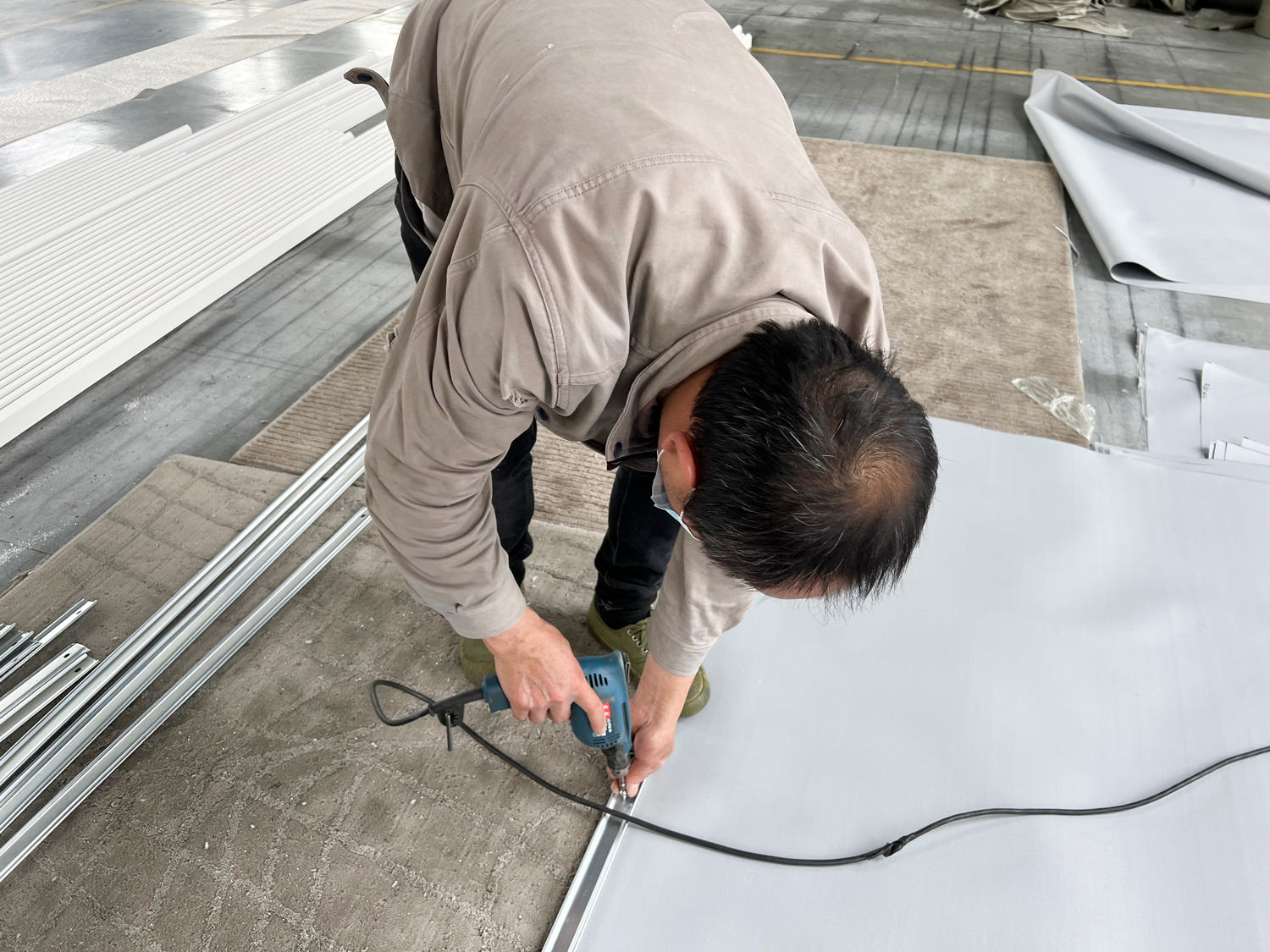 電動擋煙垂壁的尺寸、控制和安裝方案